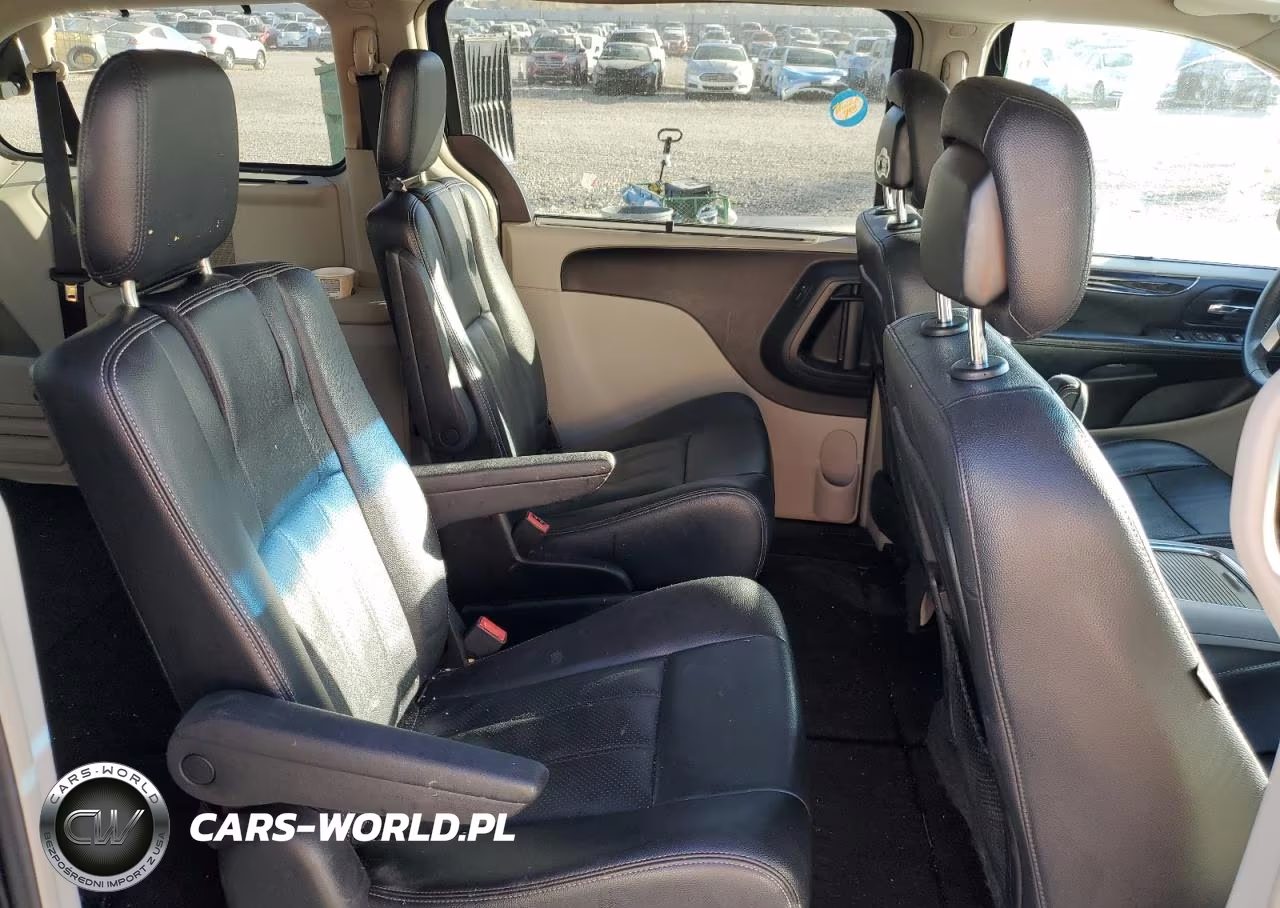 2014 Chrysler Town & Country Touring L VIN:2C4RC1CG1ER284457 - 11