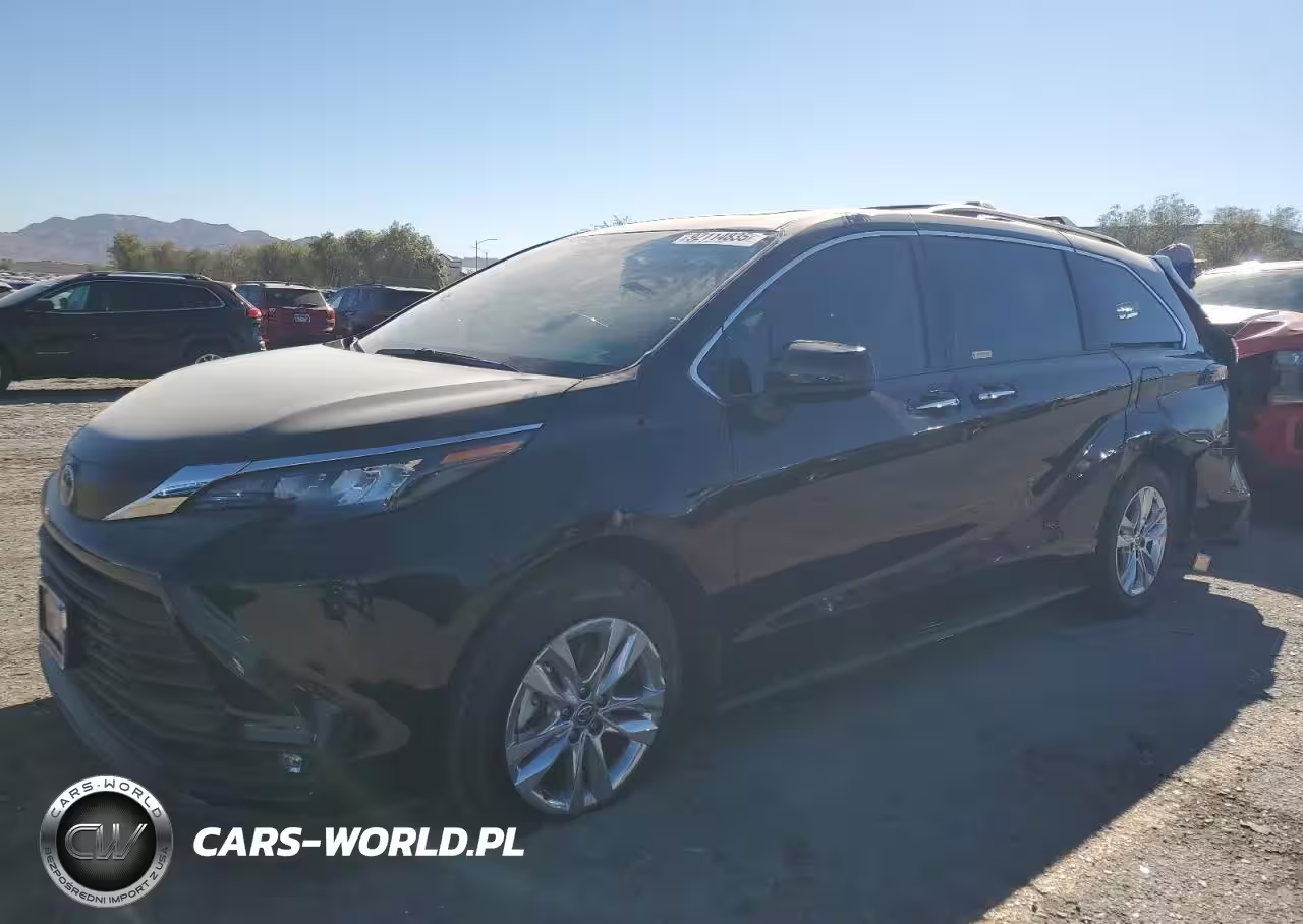 2025 Toyota Sienna Xle