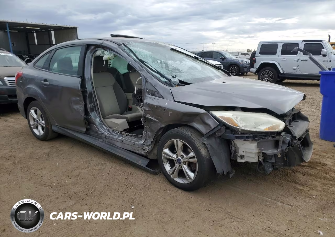 2013 Ford Focus Se VIN:1FADP3F22DL242676 - 4