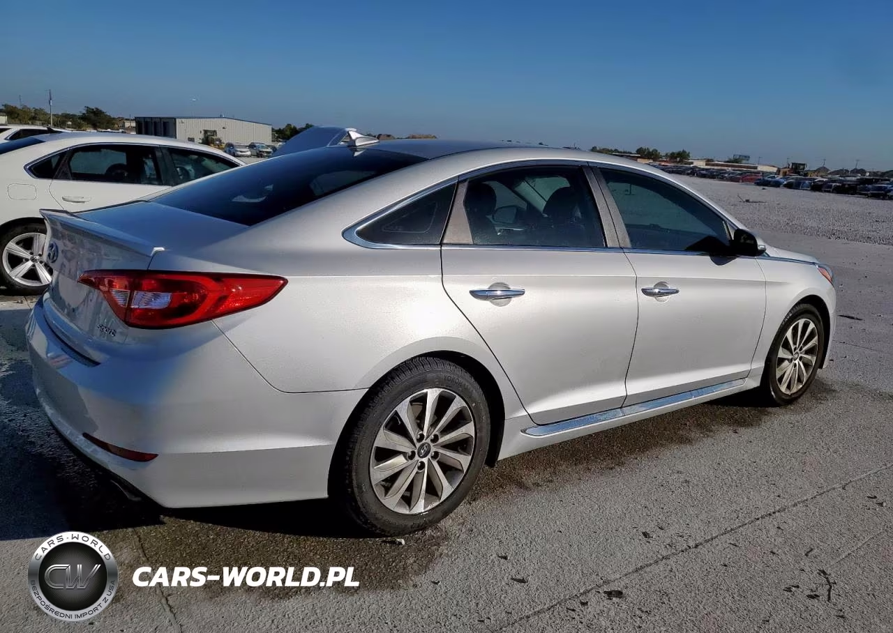 2016 Hyundai Sonata Sport VIN:5NPE34AF0GH326580 - 3