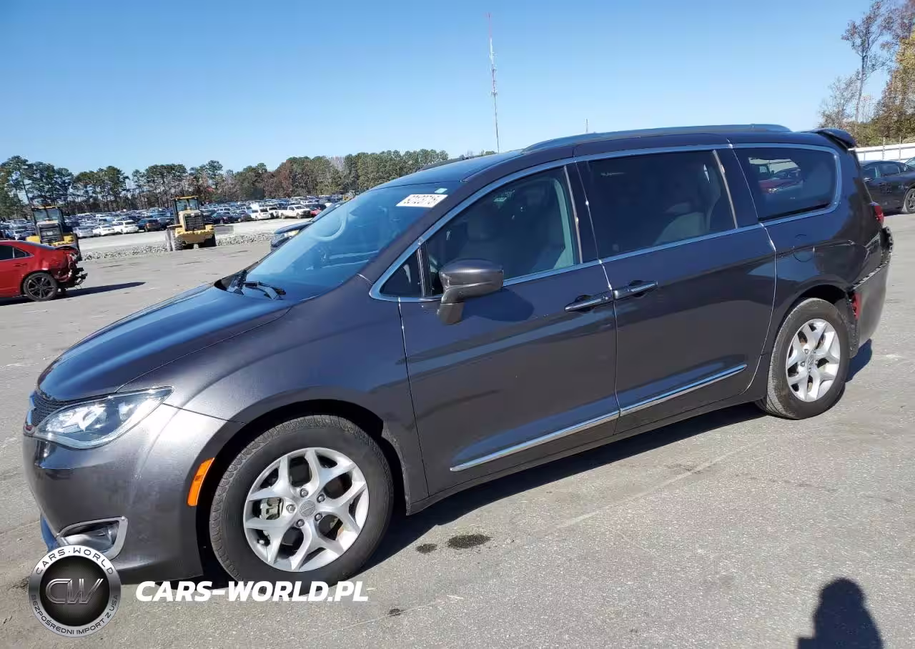 2017 Chrysler Pacifica Touring L Plus