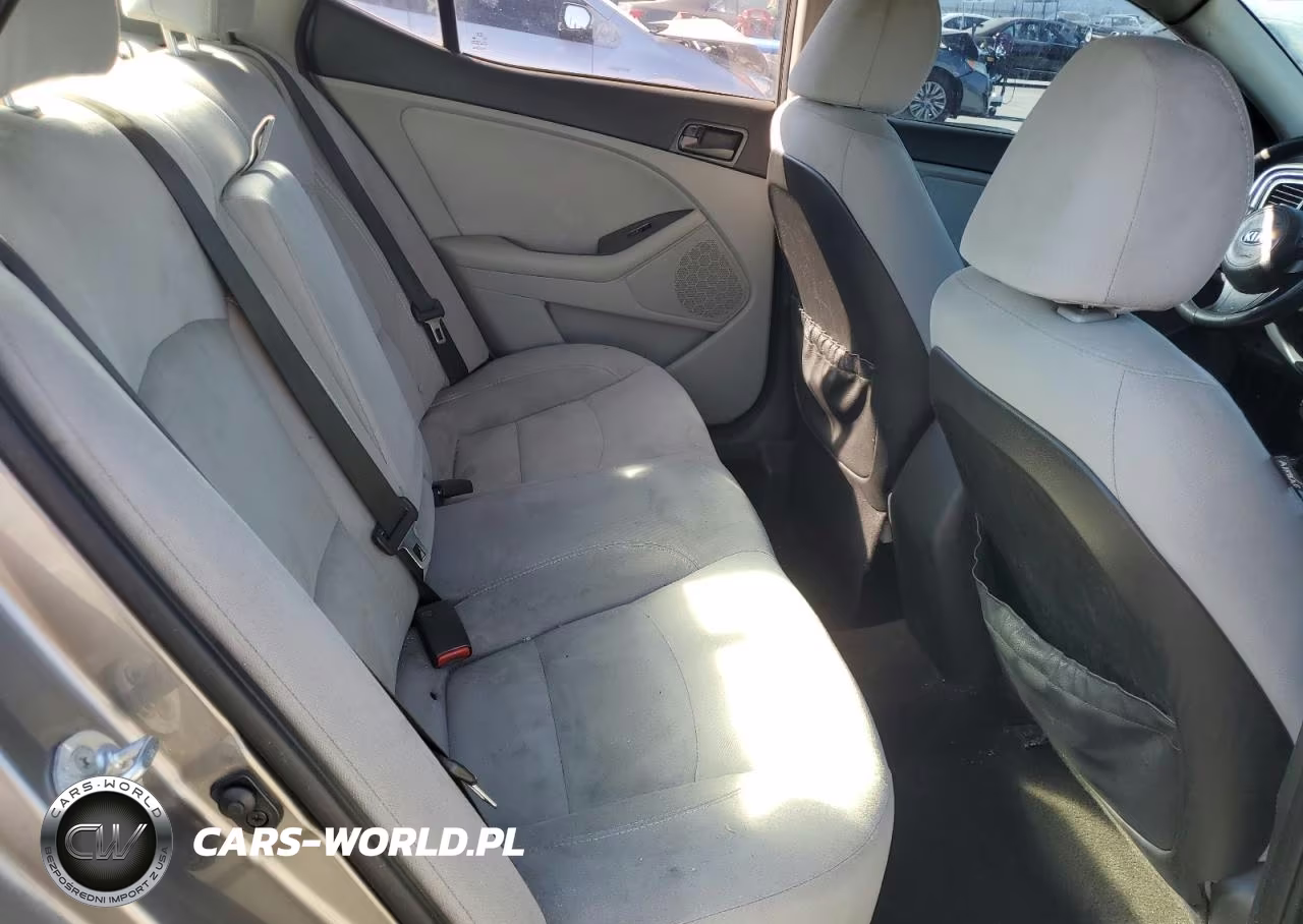 2015 Kia Optima Lx VIN:5XXGM4A70FG372001 - 10