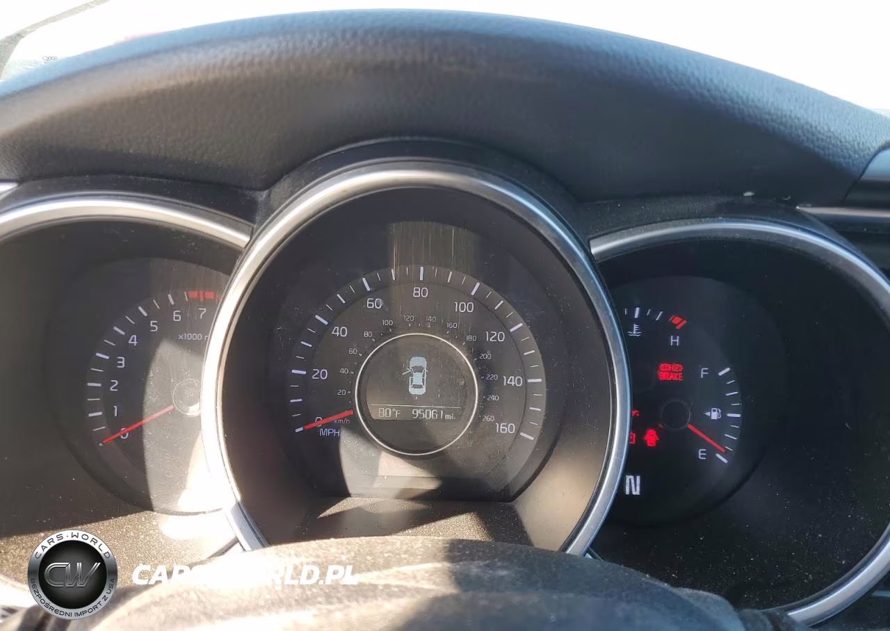 2015 Kia Optima Lx VIN:5XXGM4A70FG372001 - 9