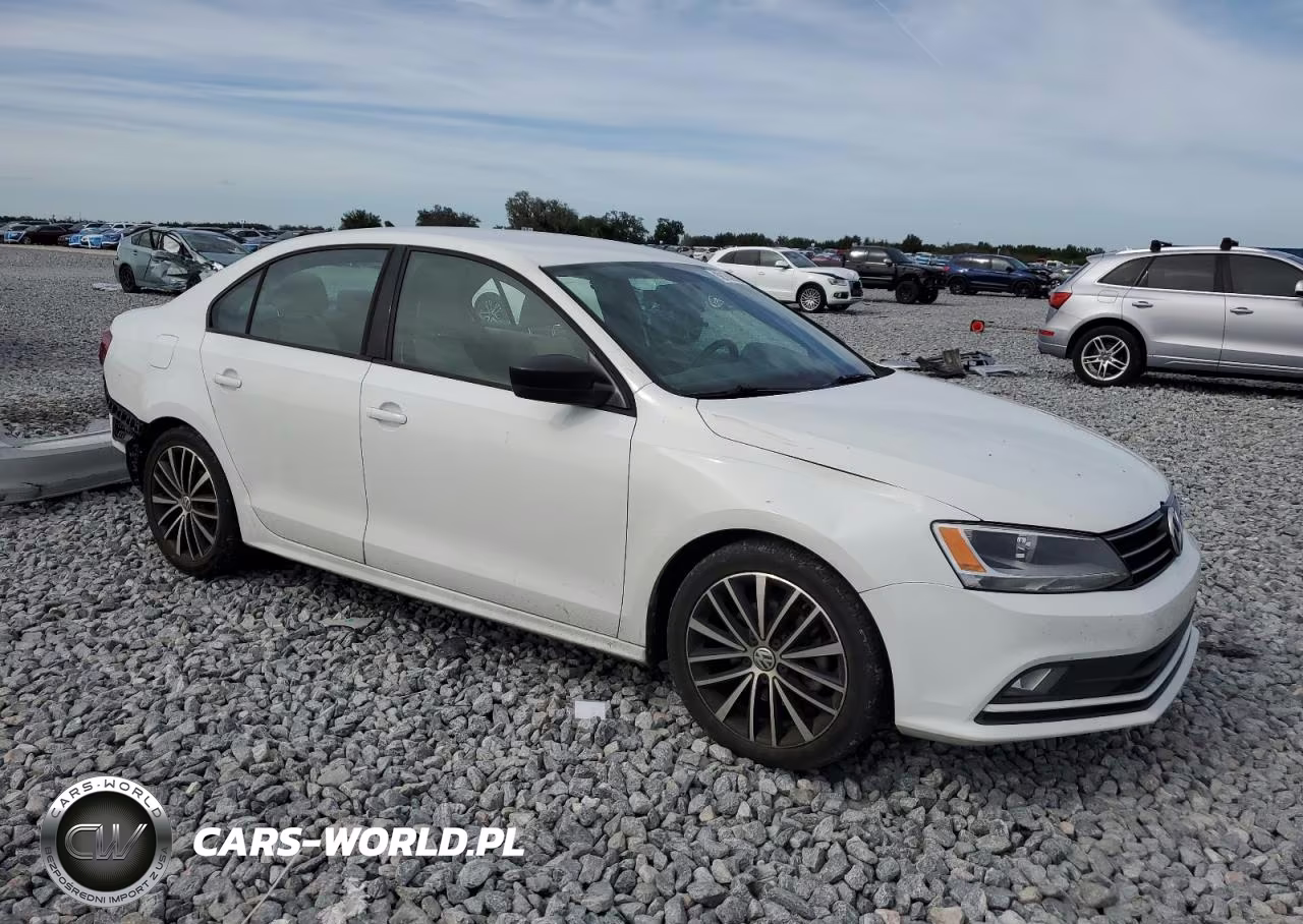 2016 Volkswagen Jetta Sport VIN:3VWD17AJ9GM335177 - 4