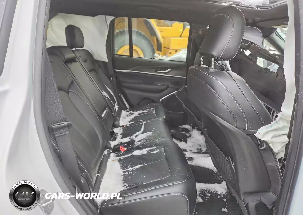 2025 Jeep Grand Cherokee 4Xe VIN:1C4RJYB6XS8677078 - 10