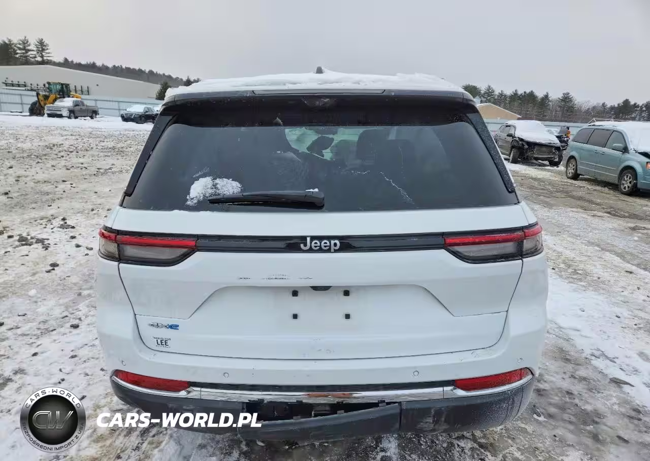 2025 Jeep Grand Cherokee 4Xe VIN:1C4RJYB6XS8677078 - 6