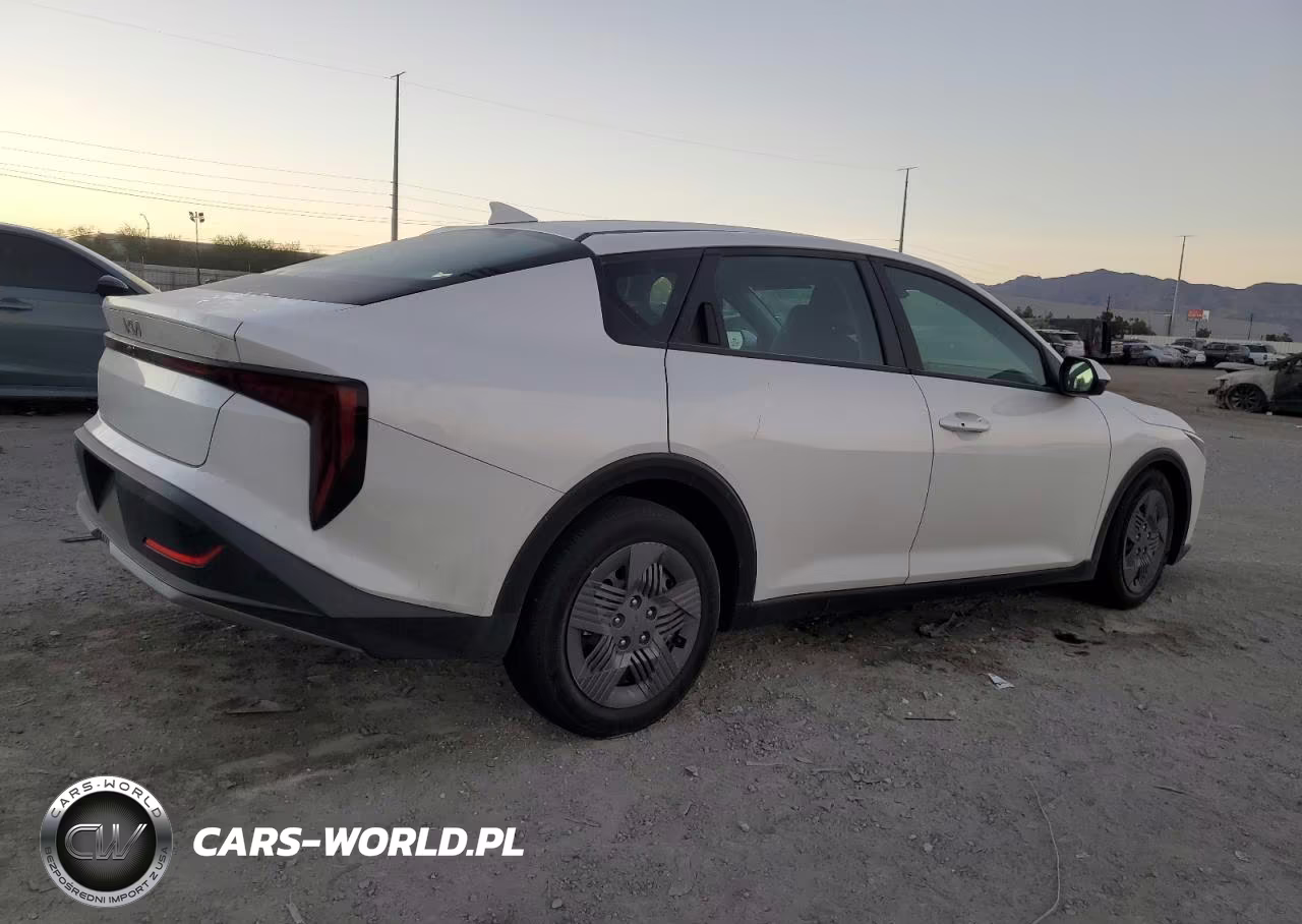 2025 Kia K4 Lx VIN:3KPFT4DE6SE214256 - 3