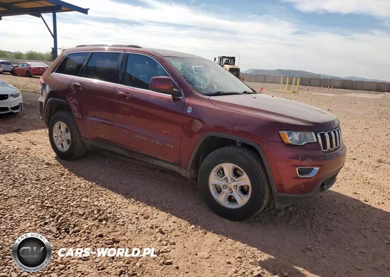 2017 Jeep Grand Cherokee Laredo VIN:1C4RJFAG4HC814049 - 4