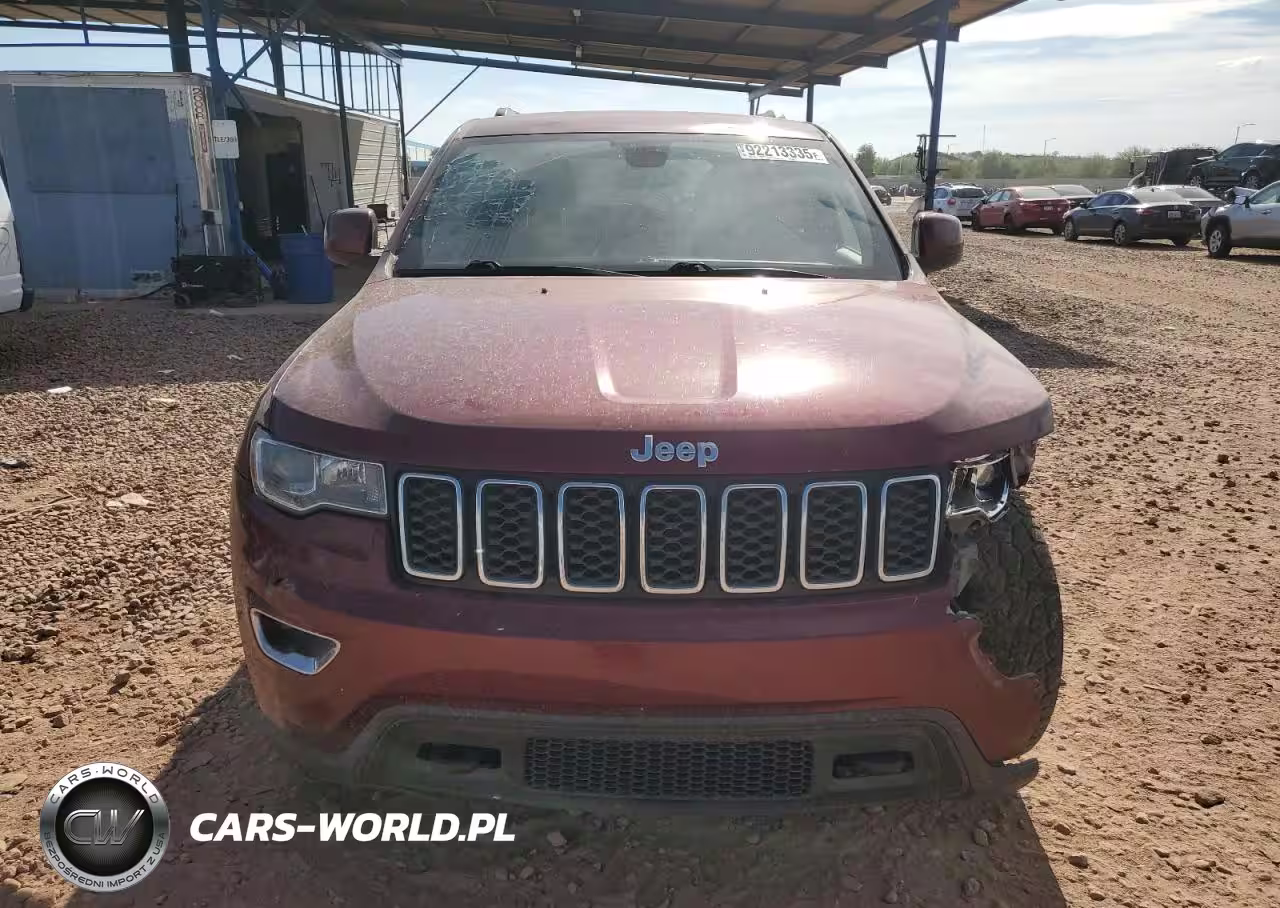 2017 Jeep Grand Cherokee Laredo VIN:1C4RJFAG4HC814049 - 5