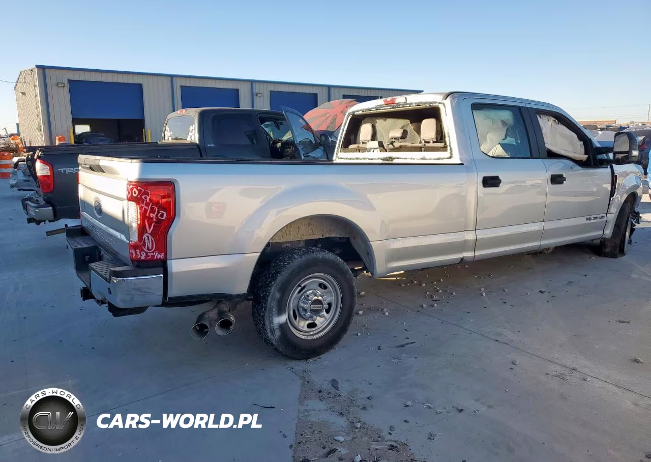 2018 Ford F250 Super Duty VIN:1FT7W2ATXJEC59388 - 3
