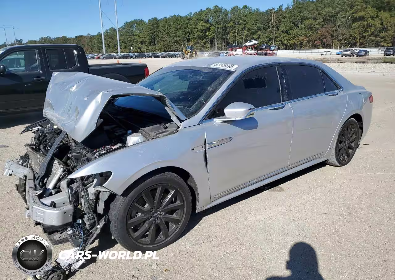 2017 Lincoln Continental Premiere