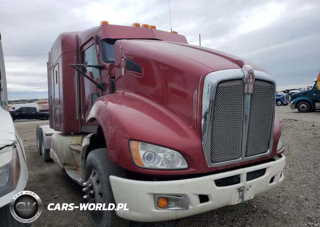 2013 Kenworth T660 Semi Truck