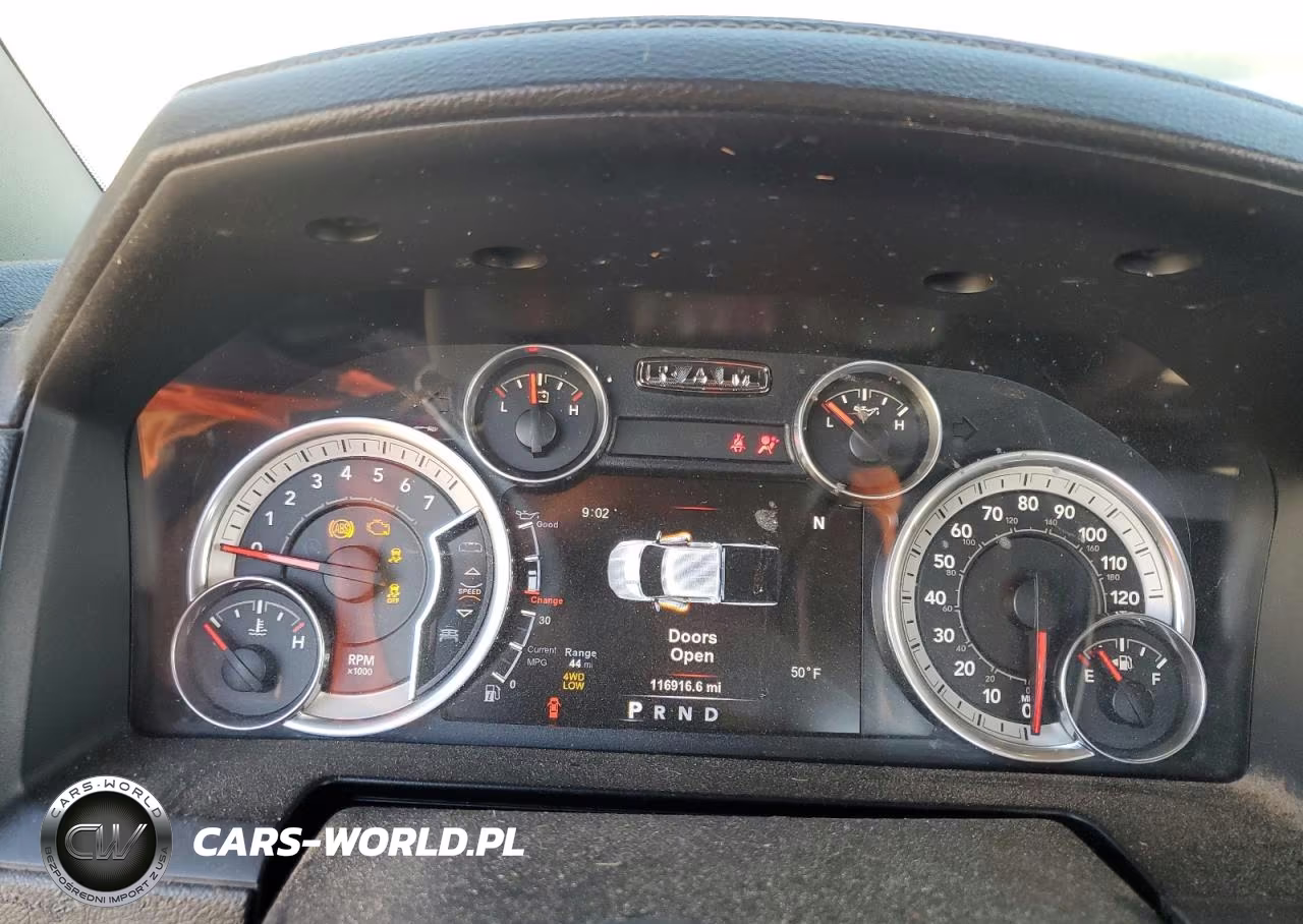 2015 Ram 2500 Laramie VIN:3C6UR5FJXFG650163 - 9