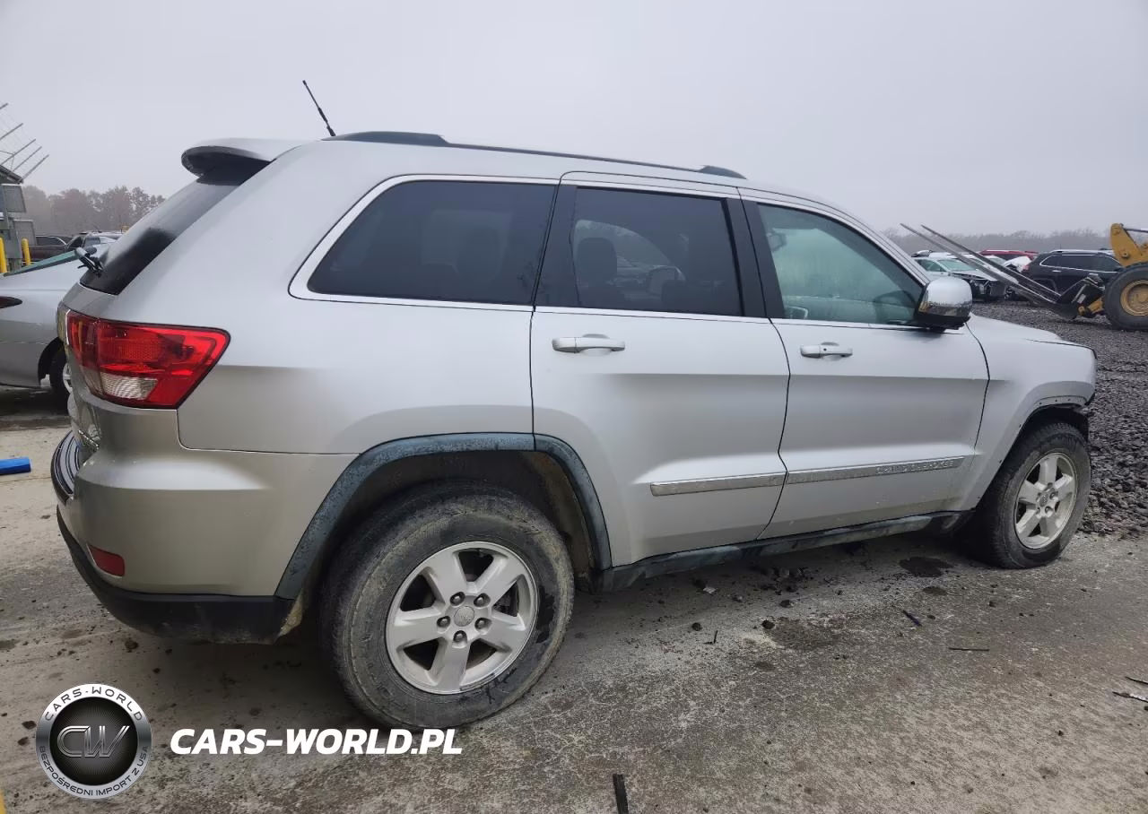 2011 Jeep Grand Cherokee Laredo VIN:1J4RR4GG8BC572002 - 3