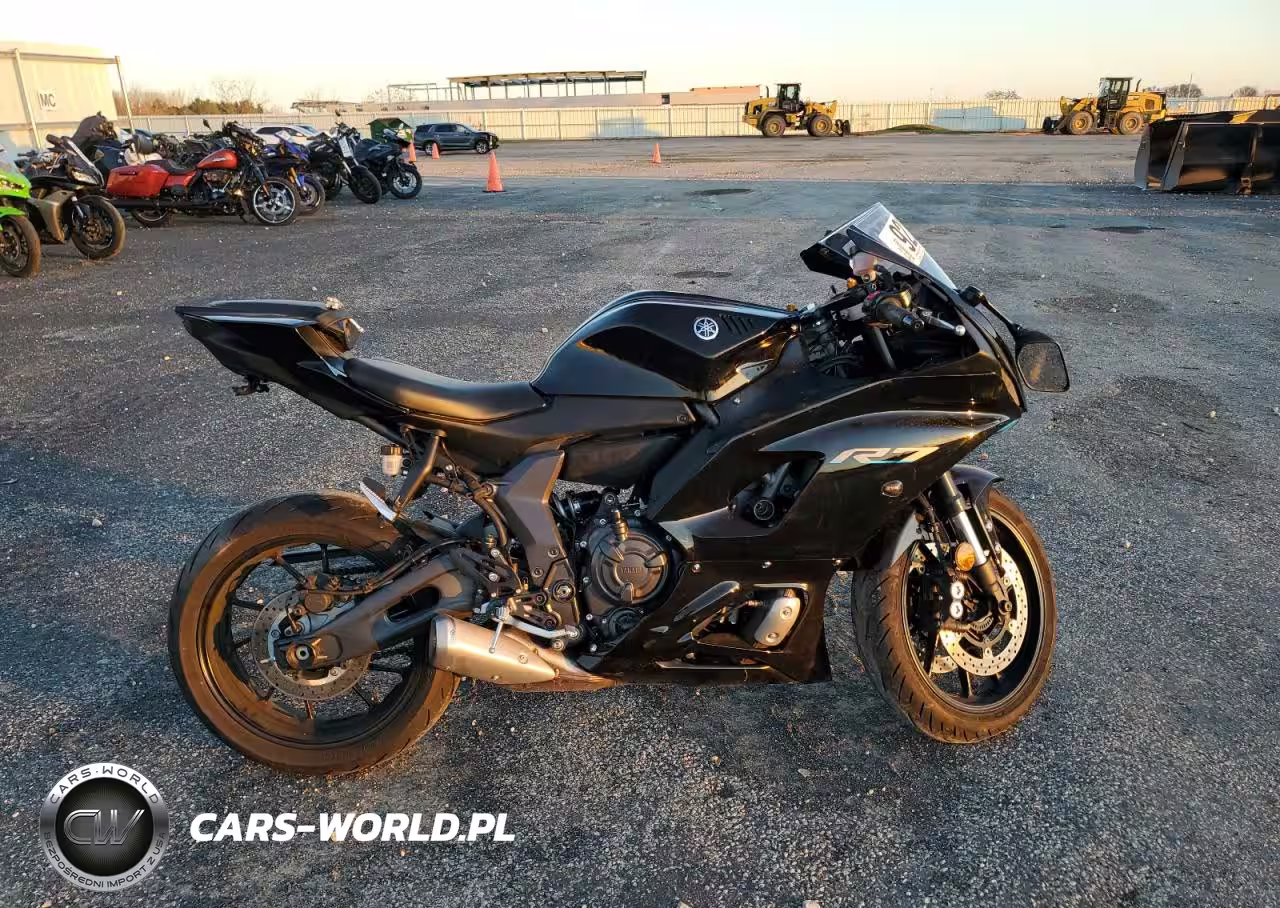 2023 Yamaha Yzfr7