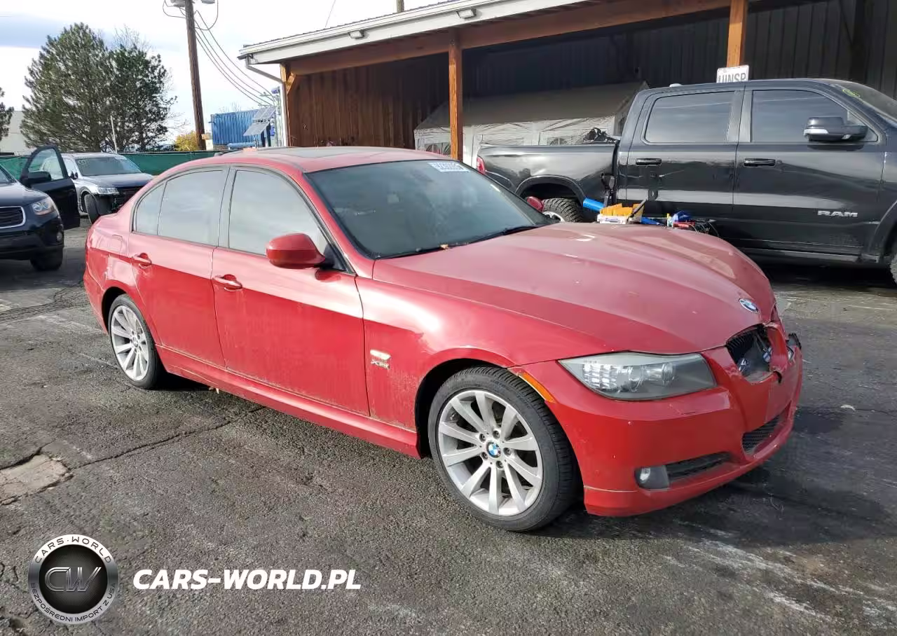2011 BMW 328 Xi VIN:WBAPK7C57BA463613 - 4