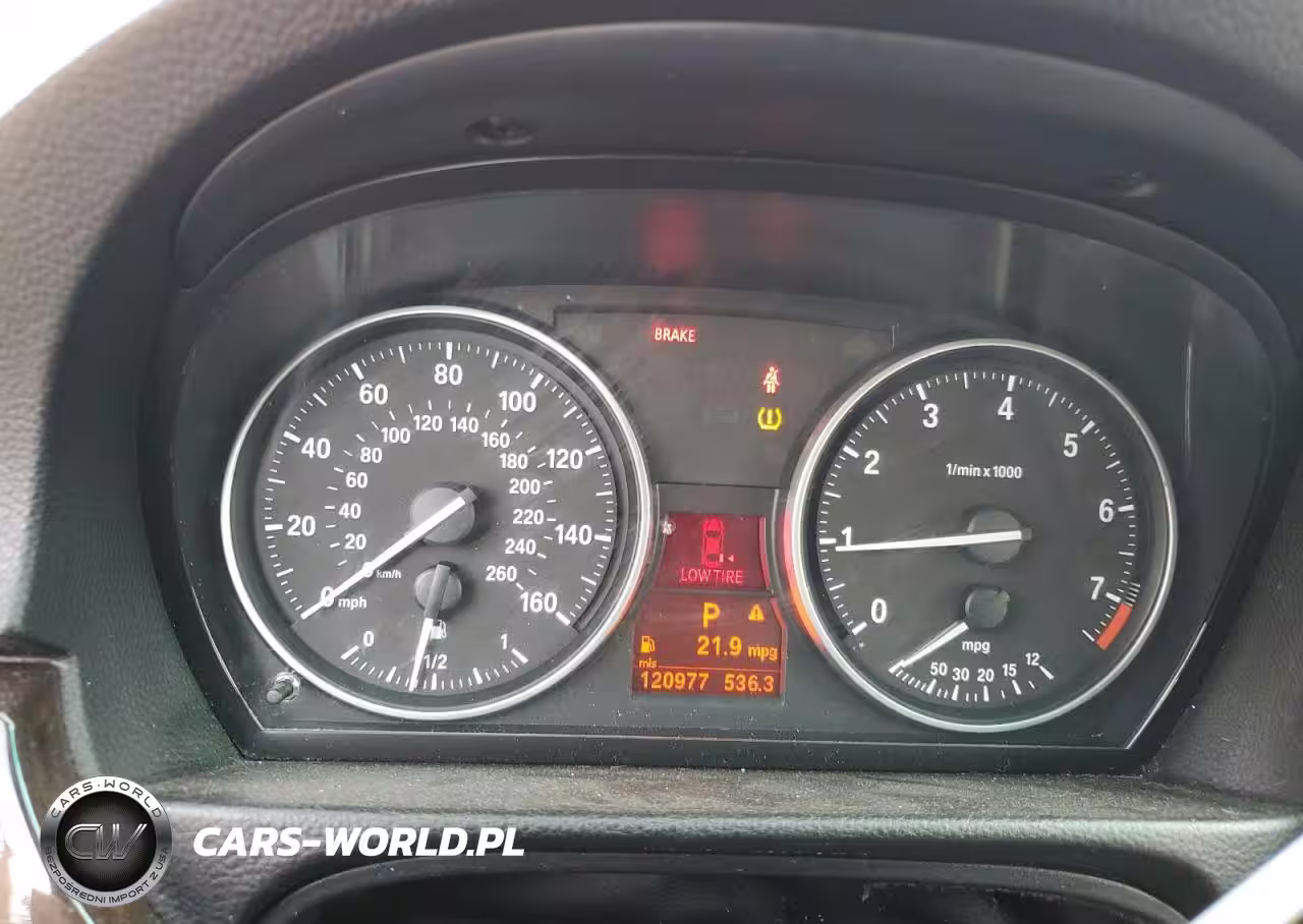 2011 BMW 328 Xi VIN:WBAPK7C57BA463613 - 9