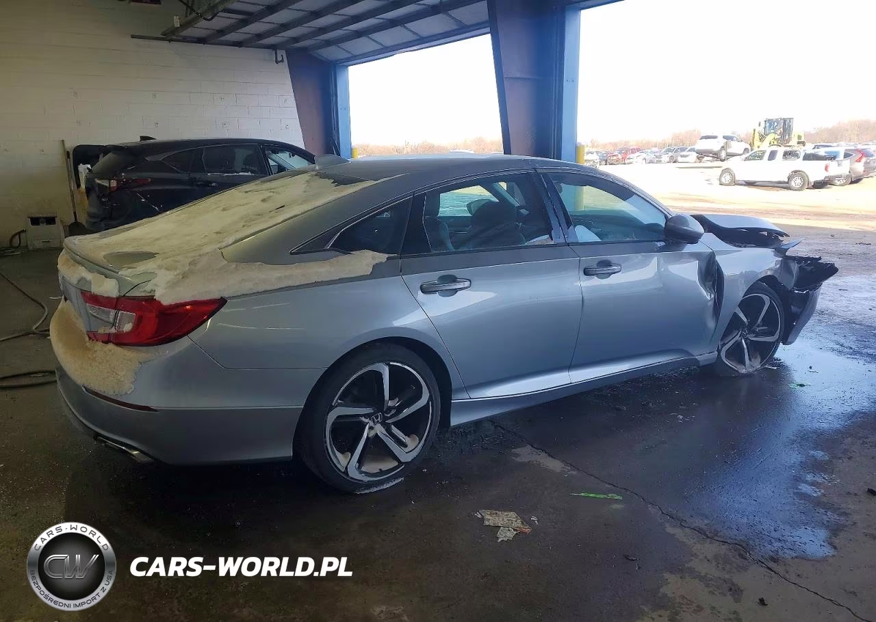 2018 Honda Accord Sport VIN:1HGCV1F37JA090556 - 3