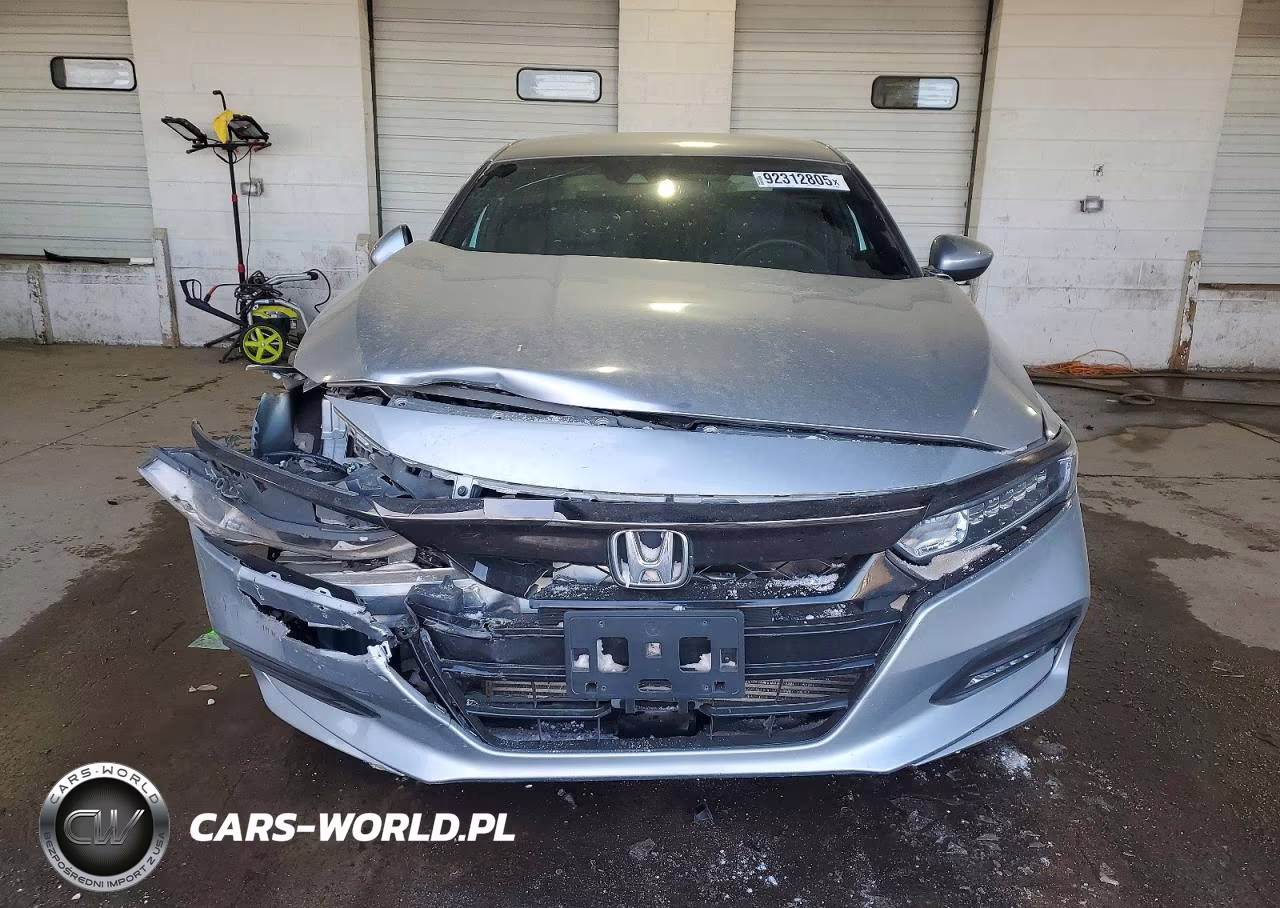 2018 Honda Accord Sport VIN:1HGCV1F37JA090556 - 5
