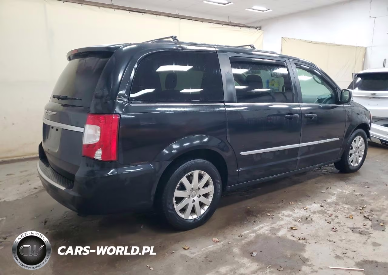 2016 Chrysler Town & Country Touring VIN:2C4RC1BG8GR297369 - 3