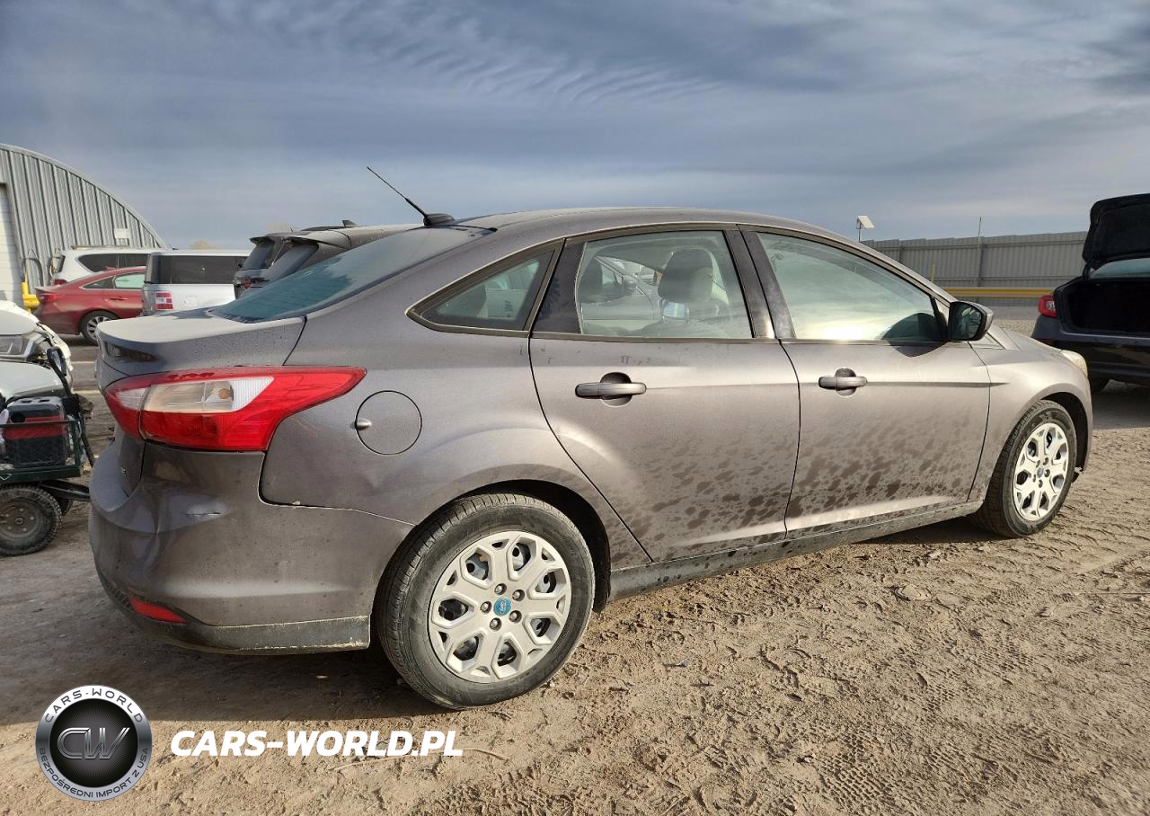2012 Ford Focus Se VIN:1FAHP3F29CL183335 - 3