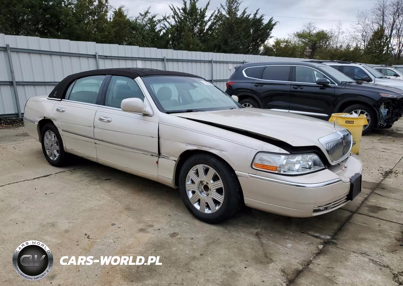 2003 Lincoln Town Car Cartier VIN:1LNHM83W23Y619173 - 4