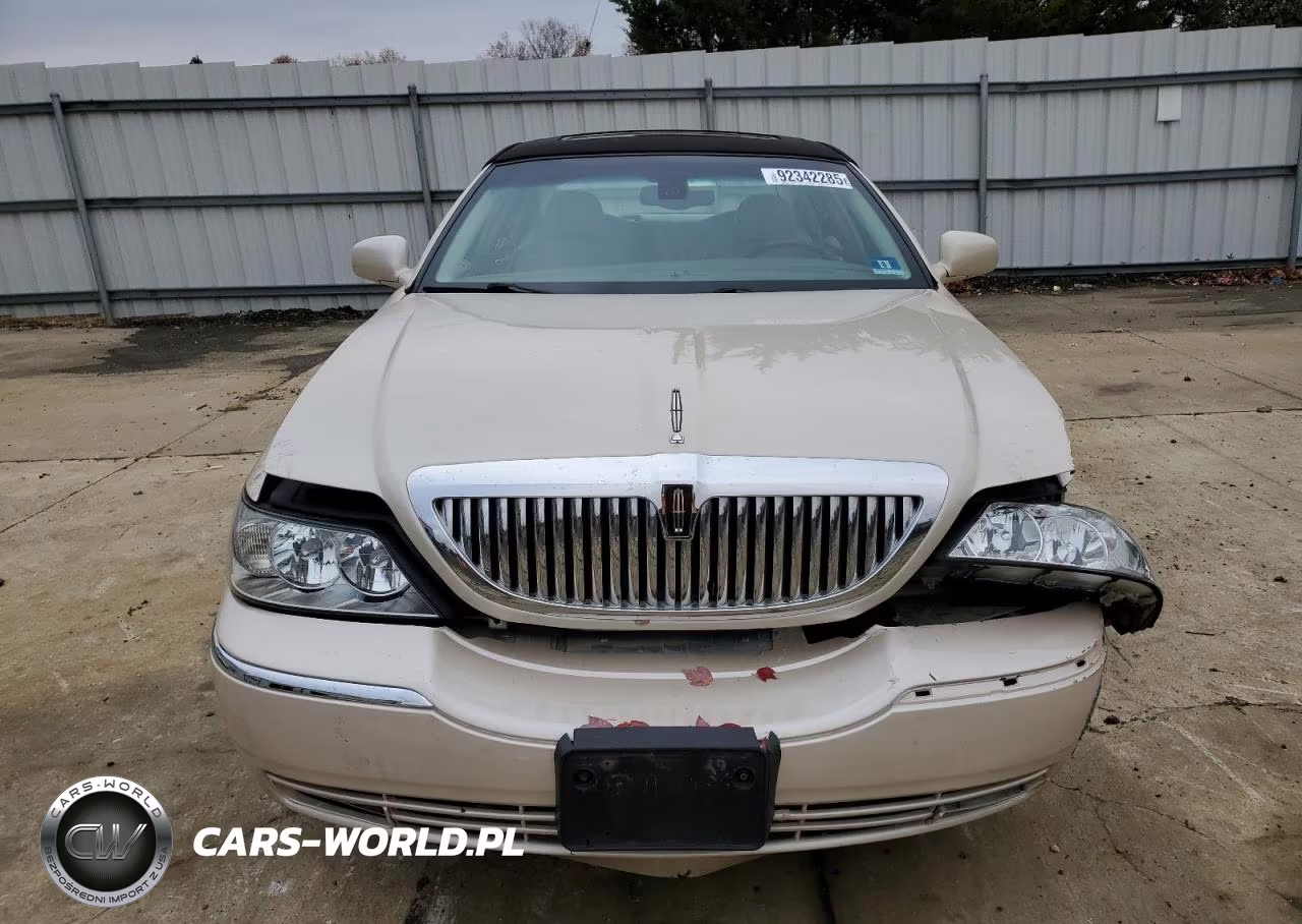 2003 Lincoln Town Car Cartier VIN:1LNHM83W23Y619173 - 5