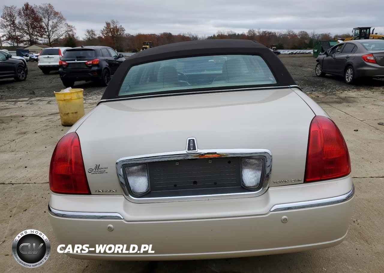 2003 Lincoln Town Car Cartier VIN:1LNHM83W23Y619173 - 6