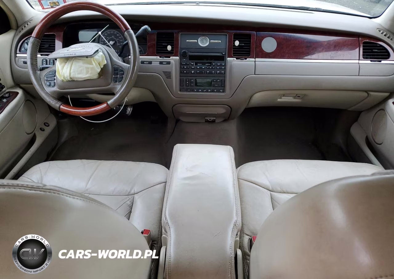 2003 Lincoln Town Car Cartier VIN:1LNHM83W23Y619173 - 8