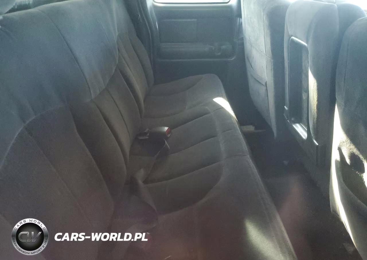 2000 Chevrolet Silverado K2500 VIN:1GCGK29UXYE402830 - 10
