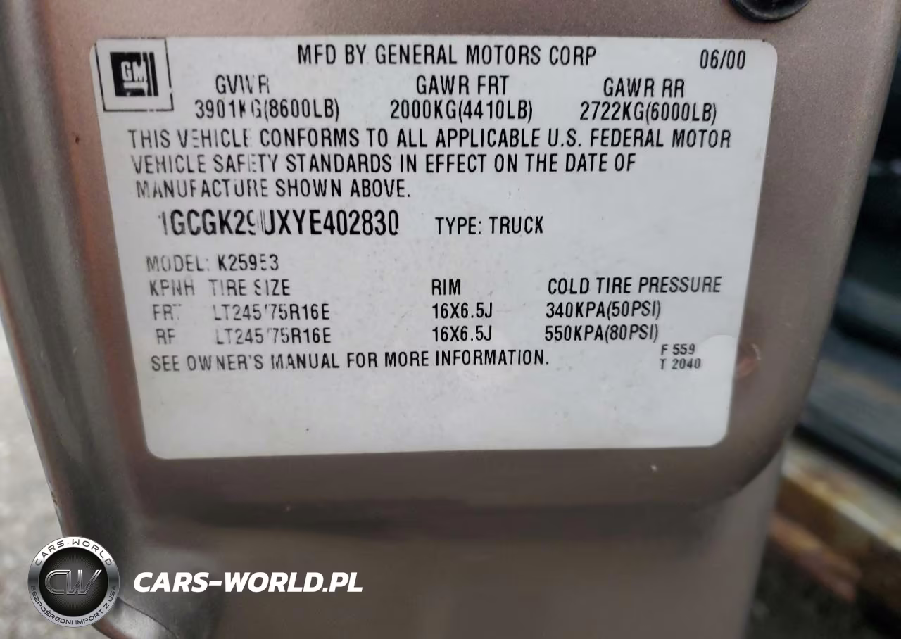 2000 Chevrolet Silverado K2500 VIN:1GCGK29UXYE402830 - 12