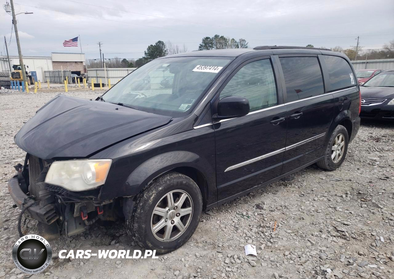 2013 Chrysler Town & Country Touring – zdjęcie 1 z 14