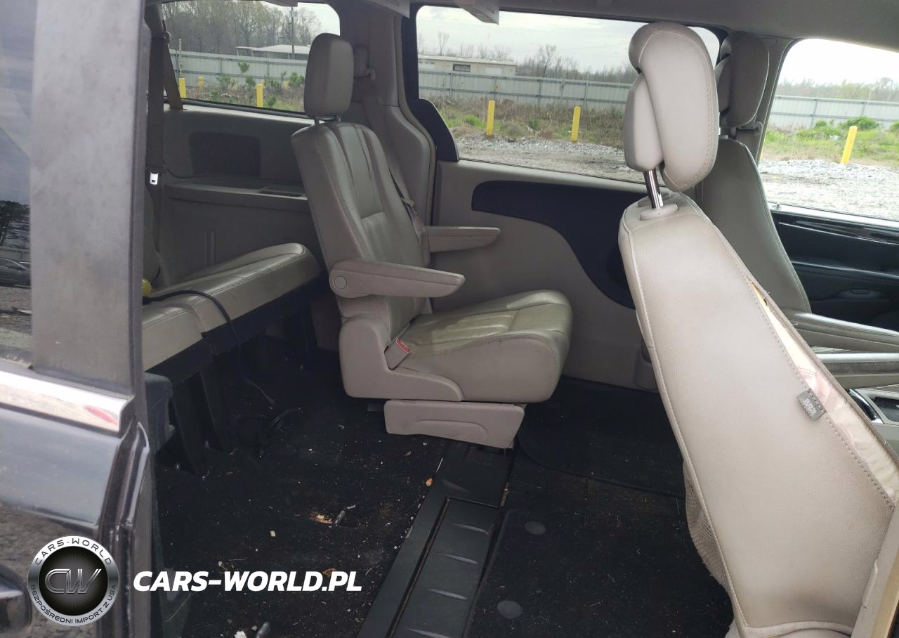 2013 Chrysler Town & Country Touring VIN:2C4RC1BG9DR556124 - 11