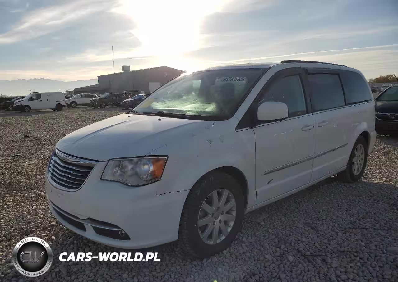 2016 Chrysler Town & Country Touring