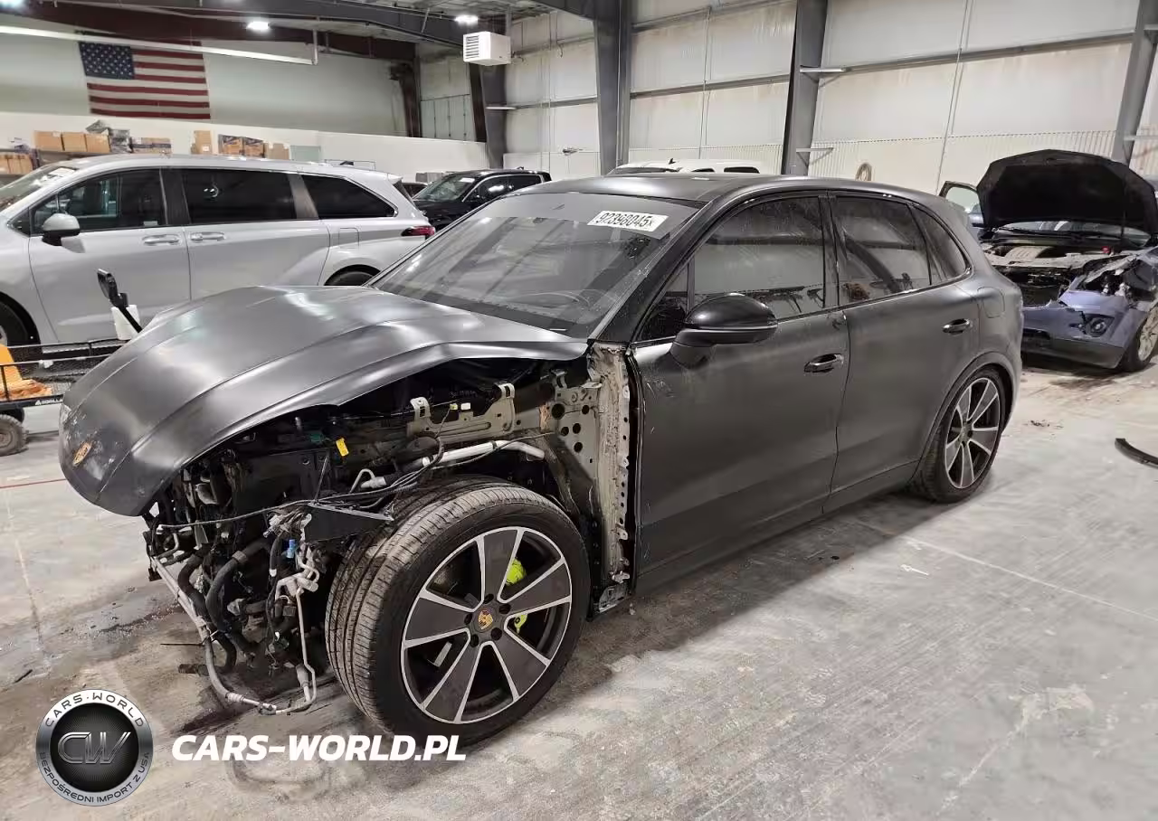 2023 Porsche Cayenne E-Hybrid