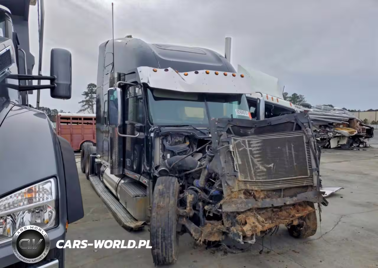 2015 Freightliner Conventional Coronado 132