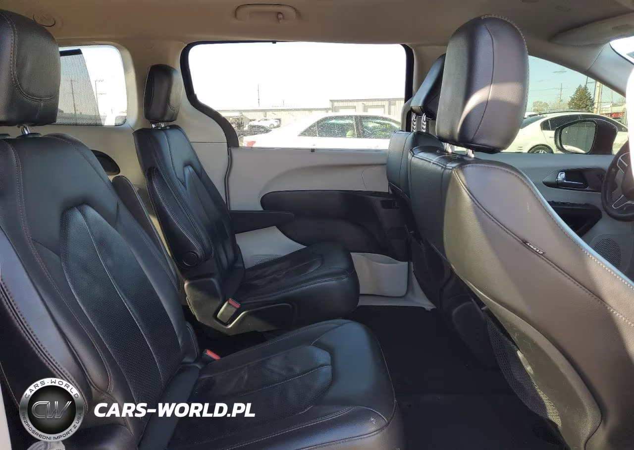 2020 Chrysler Pacifica Touring L VIN:2C4RC1BG8LR271266 - 11