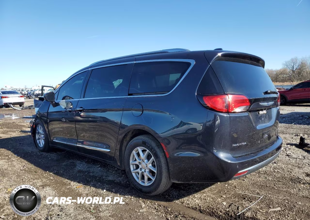 2020 Chrysler Pacifica Touring L VIN:2C4RC1BG8LR271266 - 2