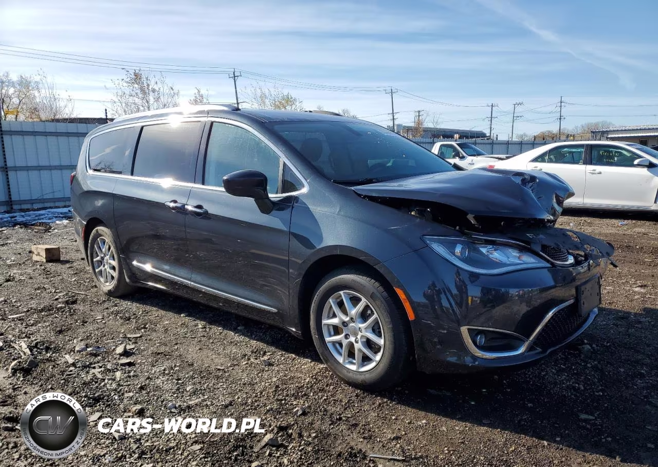 2020 Chrysler Pacifica Touring L VIN:2C4RC1BG8LR271266 - 4