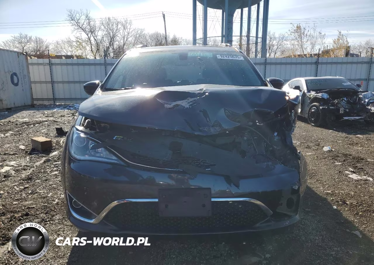2020 Chrysler Pacifica Touring L VIN:2C4RC1BG8LR271266 - 5