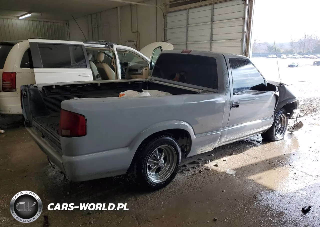 2000 Chevrolet S Truck S10 VIN:1GCCS1443Y8102772 - 3