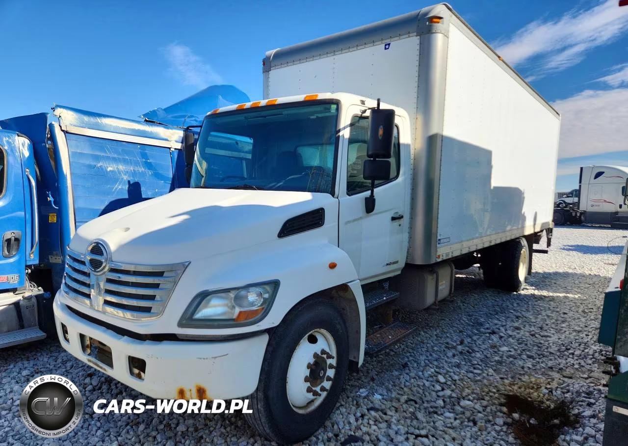 2009 Hino 268 Box Truck