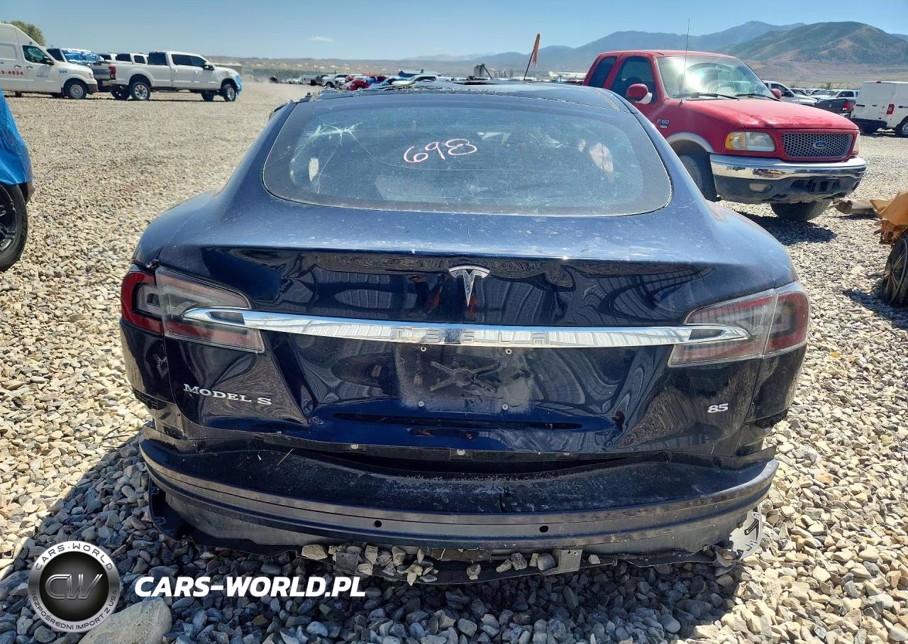 2014 Tesla Model S VIN:5YJSA1H19EFP33469 - 6