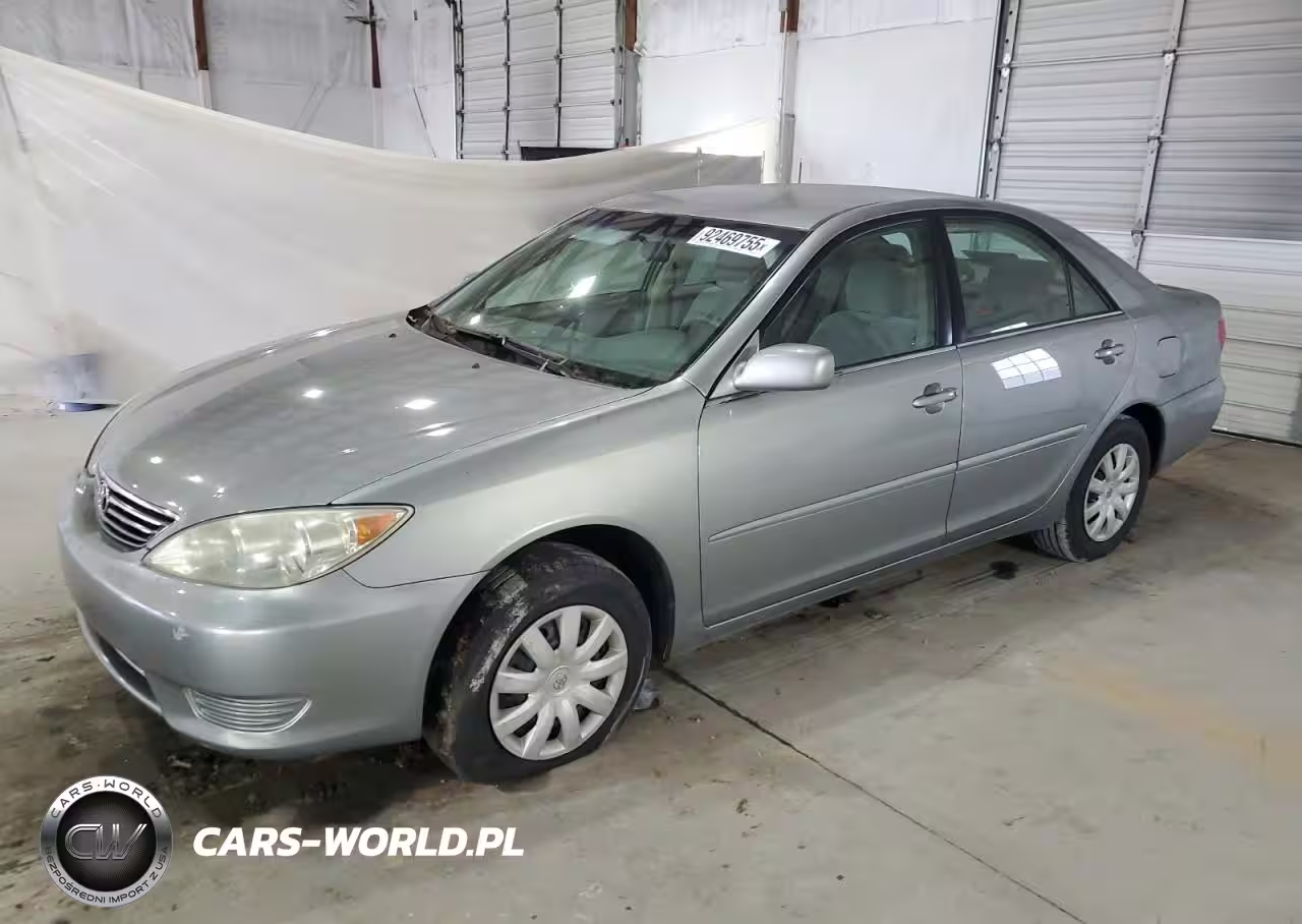 2005 Toyota Camry Le
