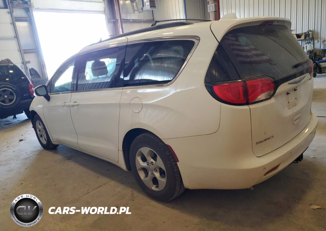 2017 Chrysler Pacifica Lx VIN:2C4RC1CGXHR599195 - 2