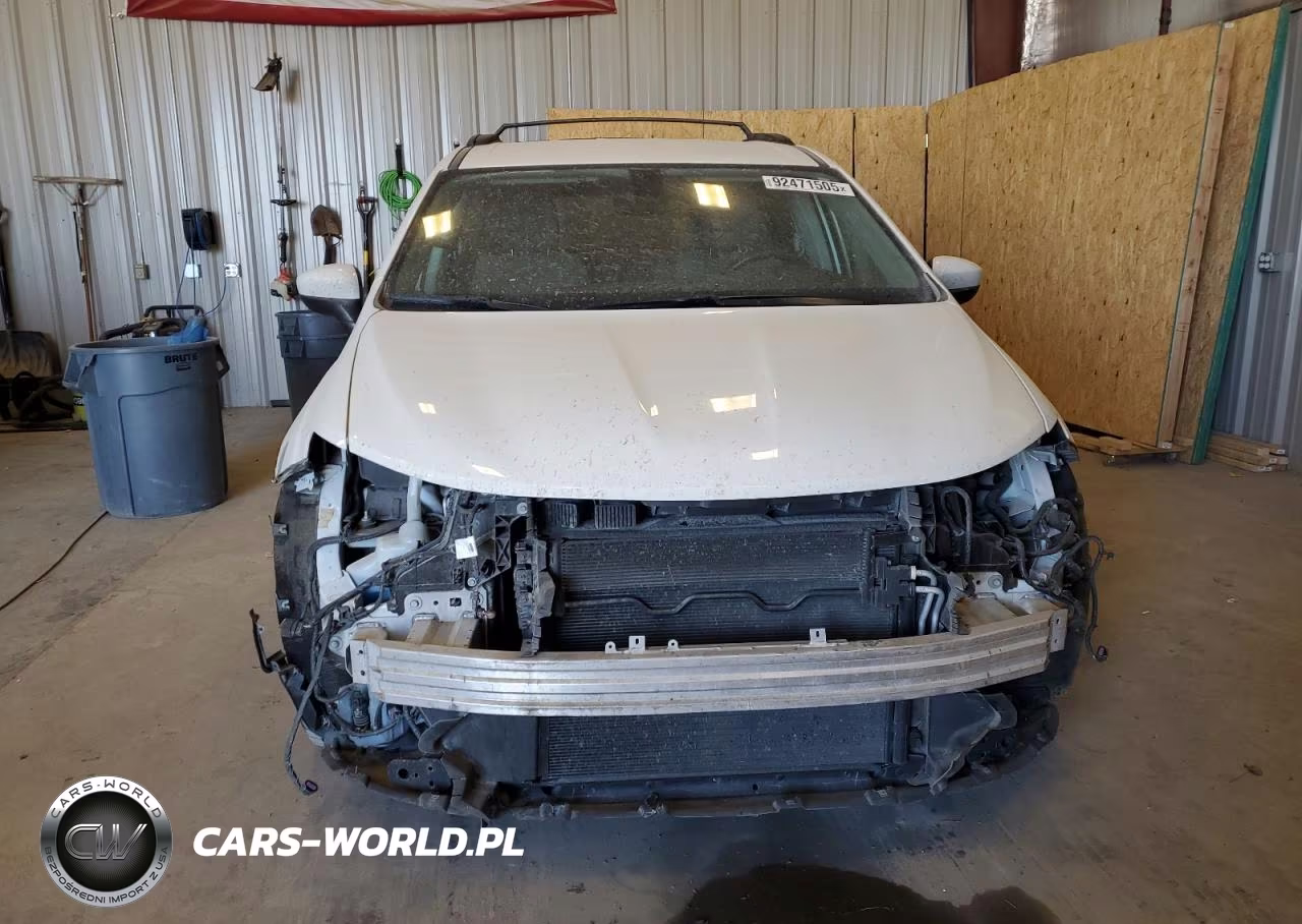 2017 Chrysler Pacifica Lx VIN:2C4RC1CGXHR599195 - 5