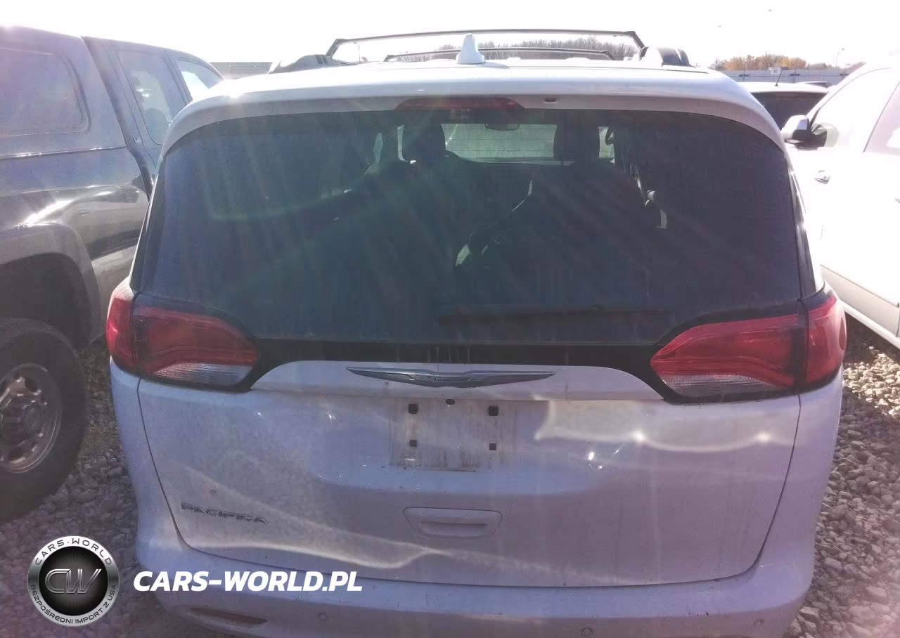2017 Chrysler Pacifica Lx VIN:2C4RC1CGXHR599195 - 6