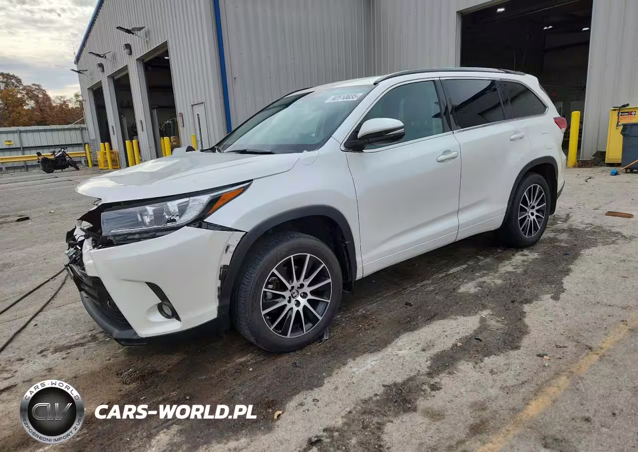2018 Toyota Highlander Se