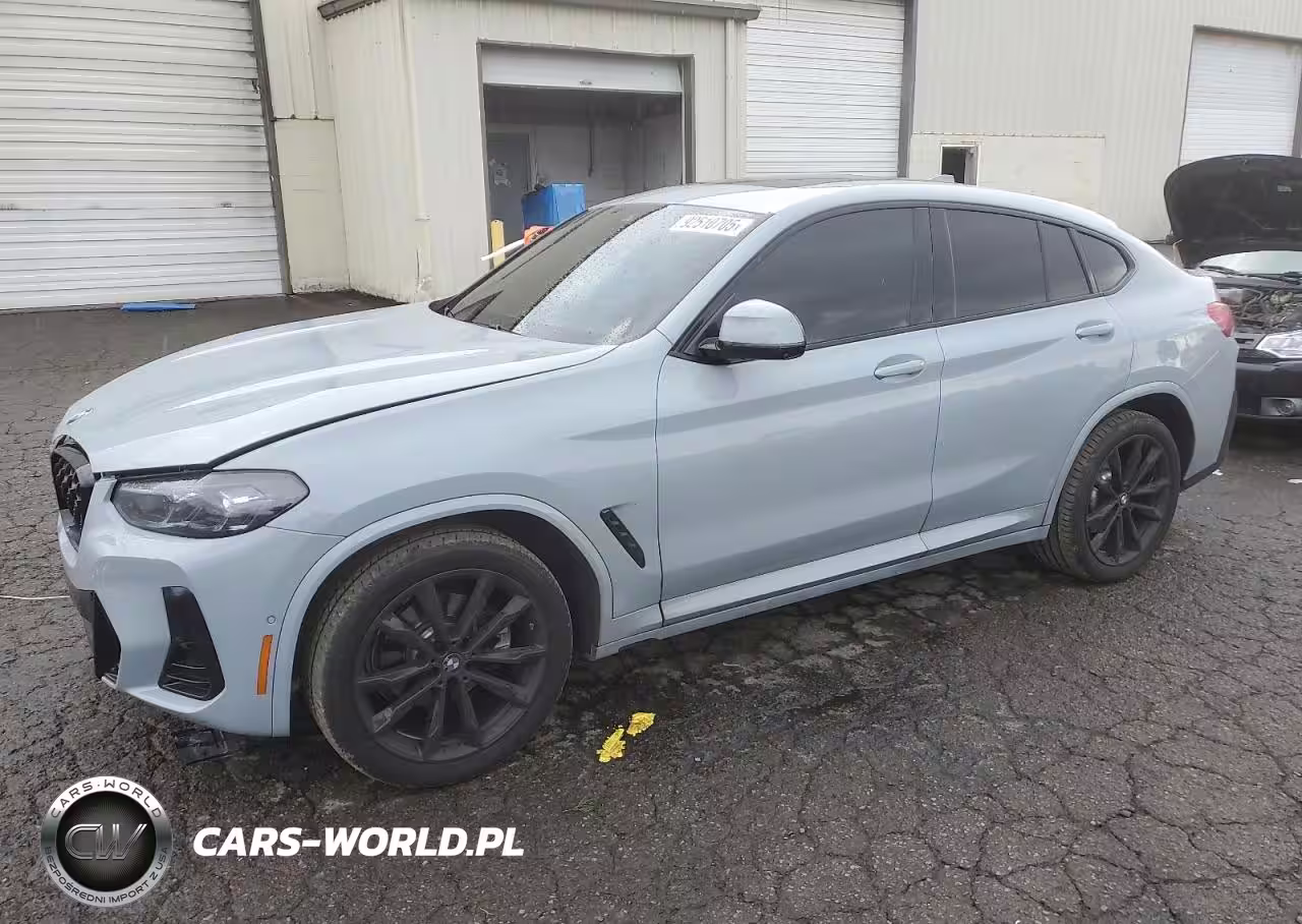 2025 BMW X4 xDrive30I