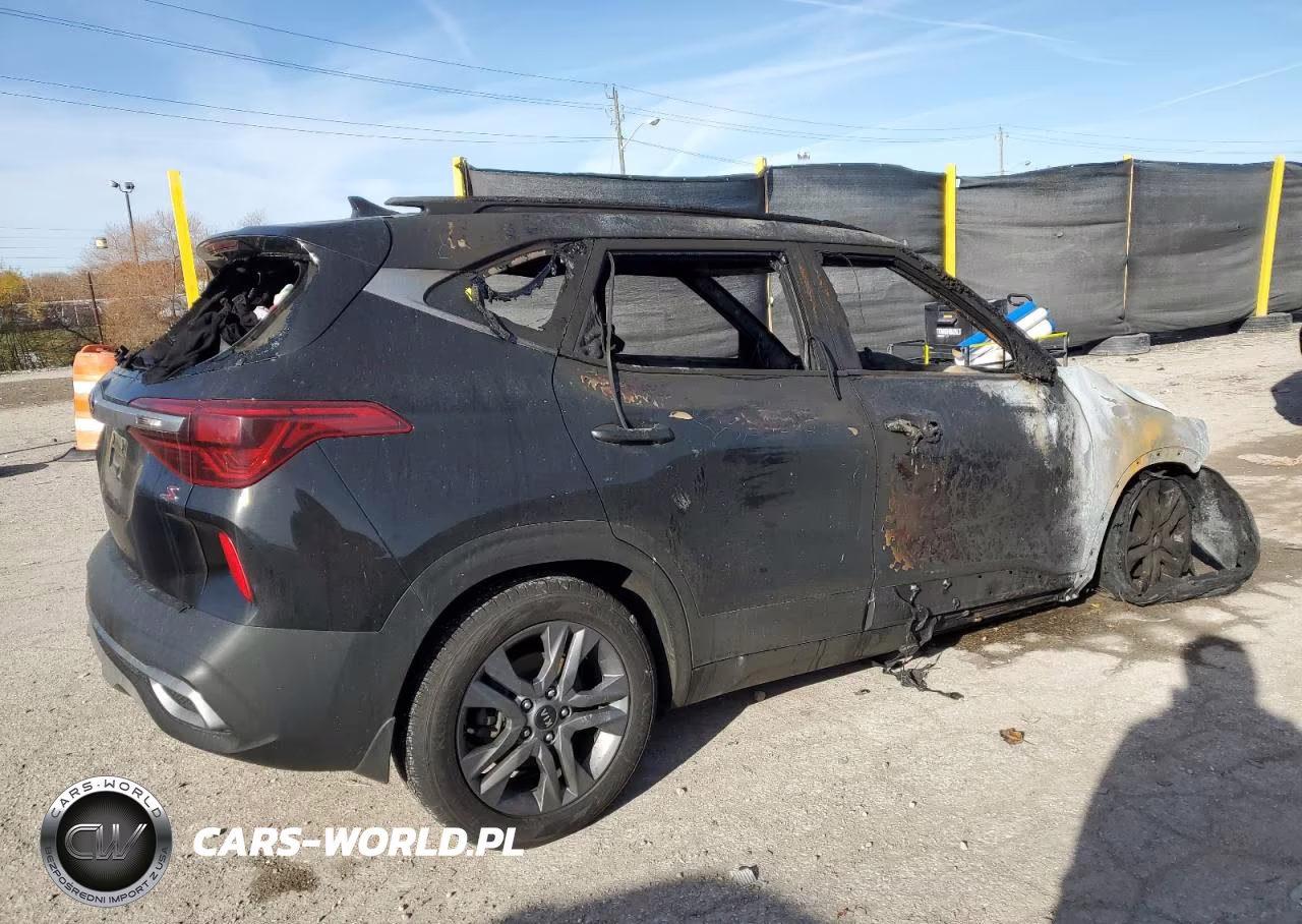 2021 Kia Seltos S VIN:KNDEUCAA2M7148599 - 3